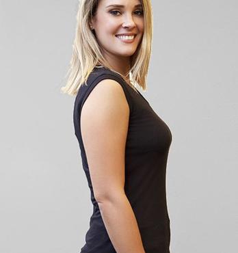 Sporty V - Black Image