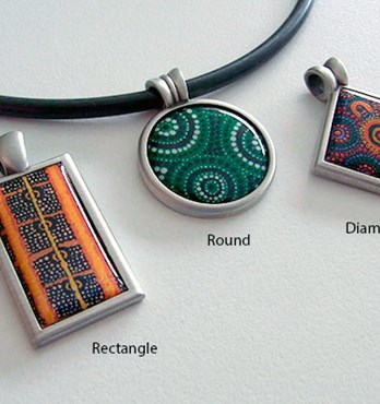 Jewellery featuring aboriginal designs Image