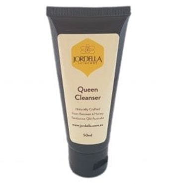 Organic Queen Cleanser Image