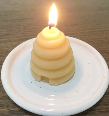 100% pure beeswax beehive candles Image