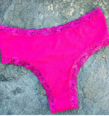 Lace Embrace – High waist with lace trim Image