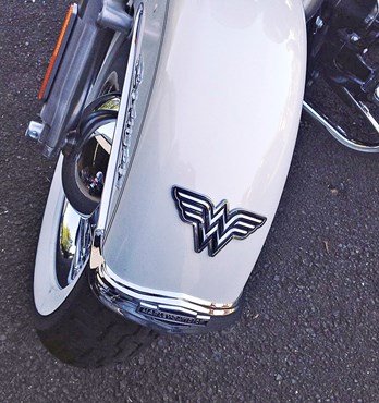 Fan Emblems Wonder Woman 3D Car Badge - Classic Logo (Black and Chrome) Image