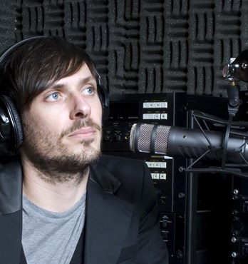 Procaster Broadcast Quality Dynamic Microphone Image