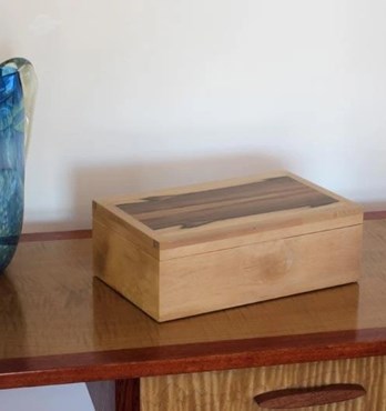 Tamar Large Sassafras Jewellery Box With Tray Image